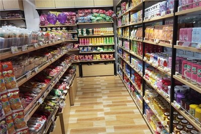 苗家鋪?zhàn)?融合傳統(tǒng)風(fēng)味的零食與酒類經(jīng)營之道